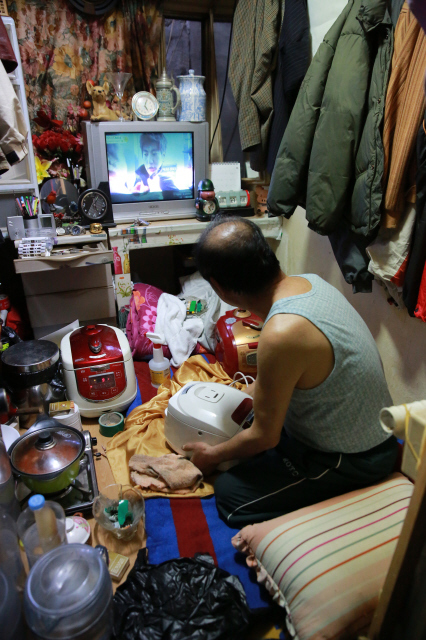 “쪽방에서 깨끗하게 죽는 게 소원…그런데 여기서 나가라고?”