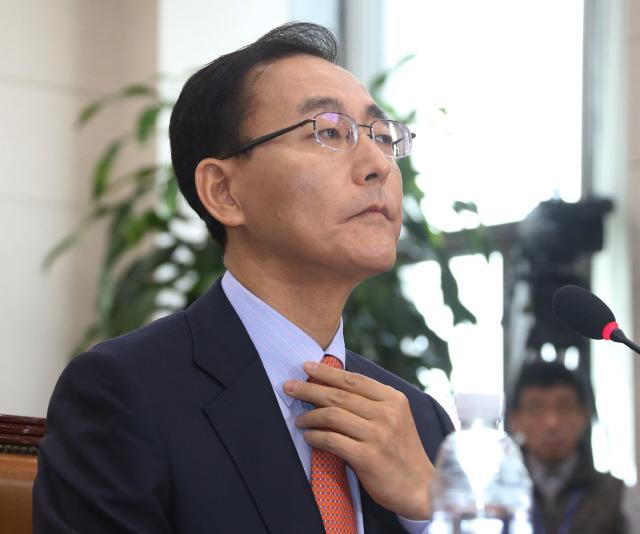 불법시위는 “엄단”, 과잉진압엔 침묵