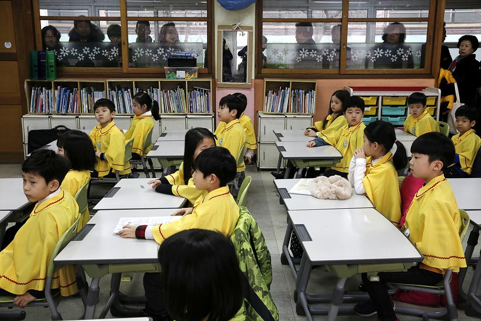 [포토] 오늘부터 초등학생…서울 혜화초 입학식