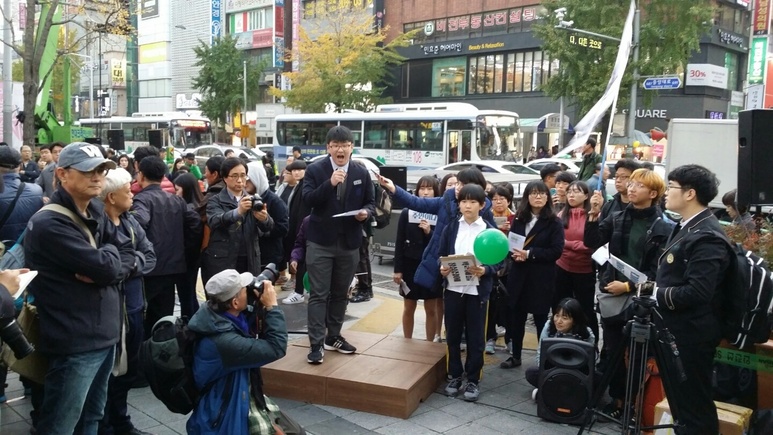 부산 고등학생들 “내 손으로 직접 박근혜 퇴진”