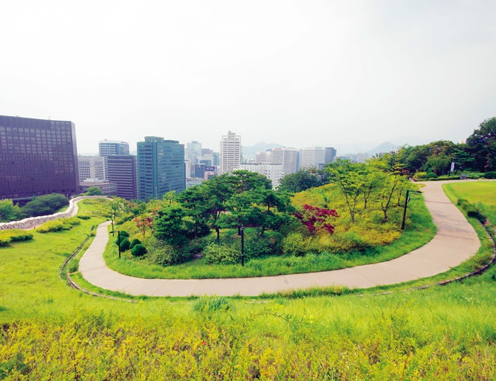  국립극장에서 1.5㎞, 저물녘 풍경이 매력적인 길 