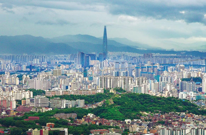  북악팔각정에 서면 서울의 두 얼굴이 펼쳐진다 