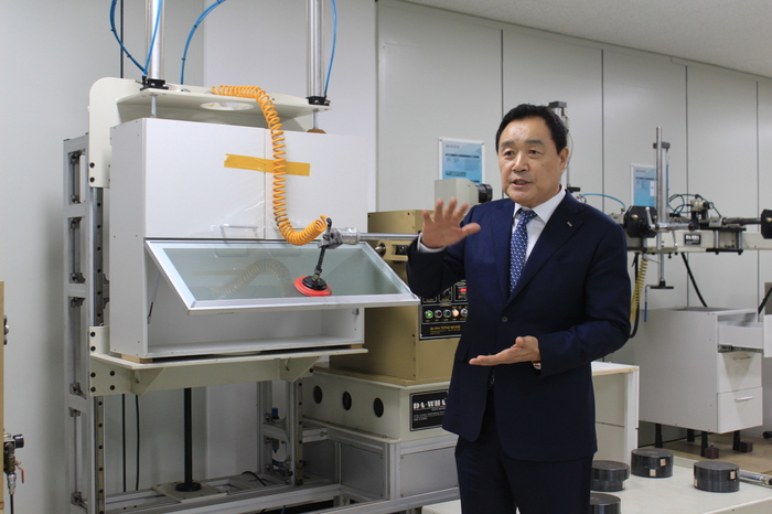  표준화-구매-기술연구-상표 개발 함께… 중소 가구업체 ‘협동의 힘’ 