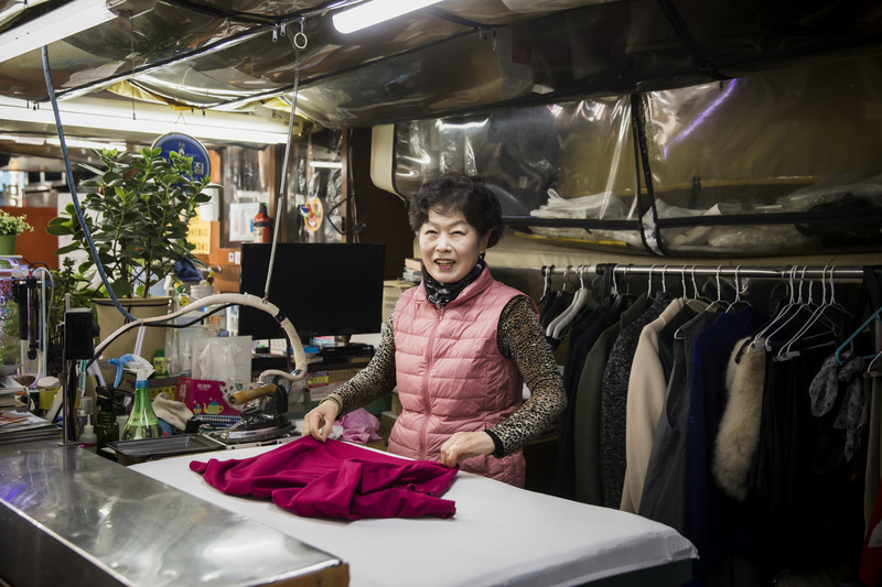  [ESC] “빨랫감보고 인연 맺어줬죠”···큐피드 화살 된 세탁소 주인 