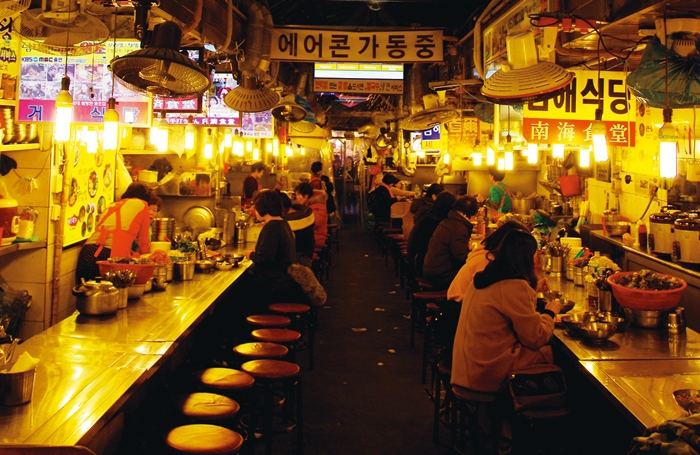  그 골목에 가면 오래된 맛집이 몰려 있다 