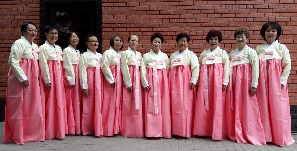  “고운 한복 입은 ‘비단길 합창단’ 큰 박수 기대해요” 