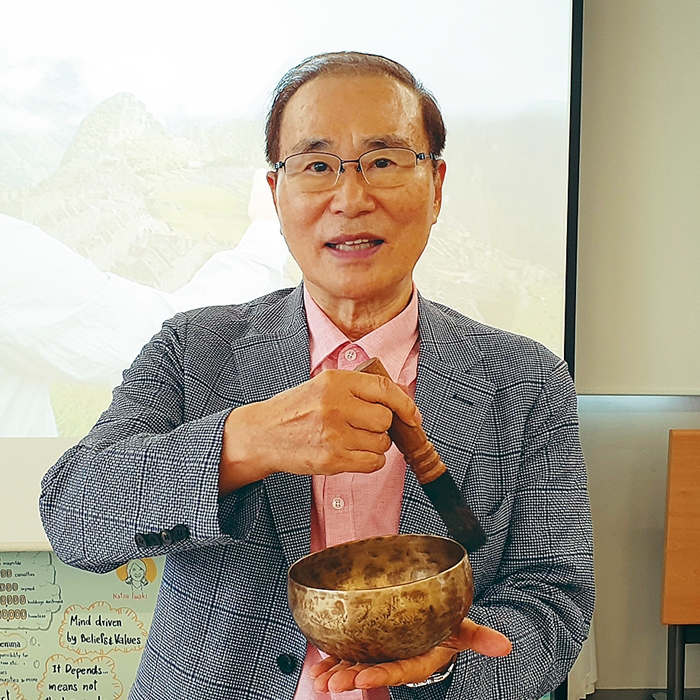 “불확실하던 미래, 시간선 여행하니 명확하게 그려져요”