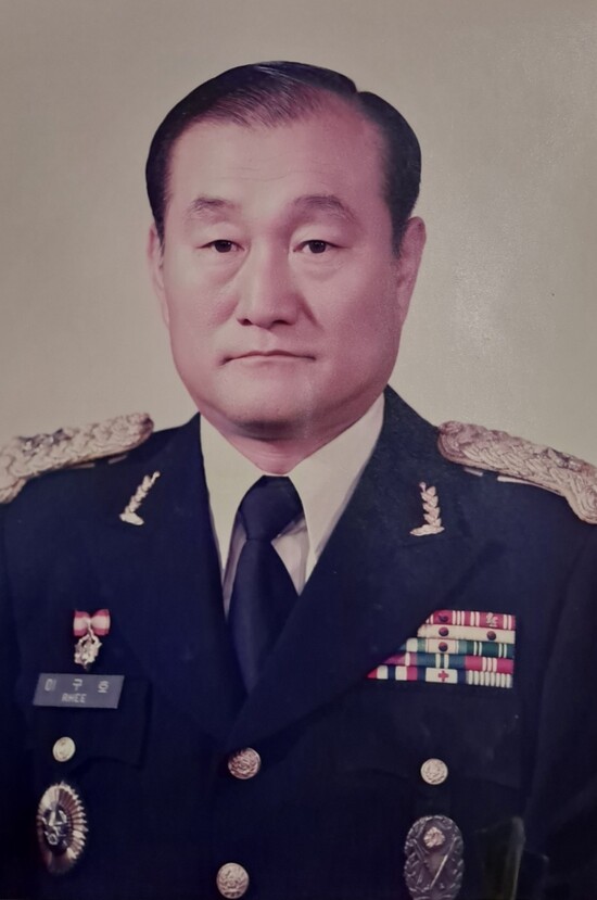 “광주에 대포 못 쏩니다” 군복 벗고 ‘무궁화 주유소’ 차린 장군