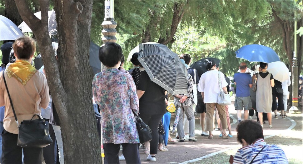 창원 대형마트 집단감염 6일 오후 5시 기준 28명…검사 대상자만 3만명
