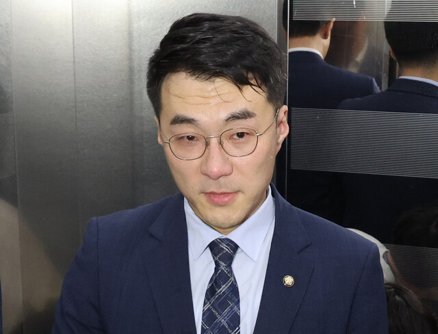 ‘코인 논란’ 김남국 제명안 결국 부결…민주당 또 ‘제 식구 감싸기’