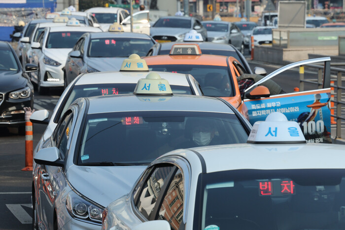 분신 택시노동자에 ‘금속 막대기’ 휘두른 해성운수 대표 송치