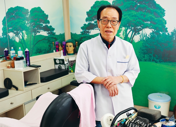 “이발 봉사, 미안함 덜고 자부심 생겼죠”