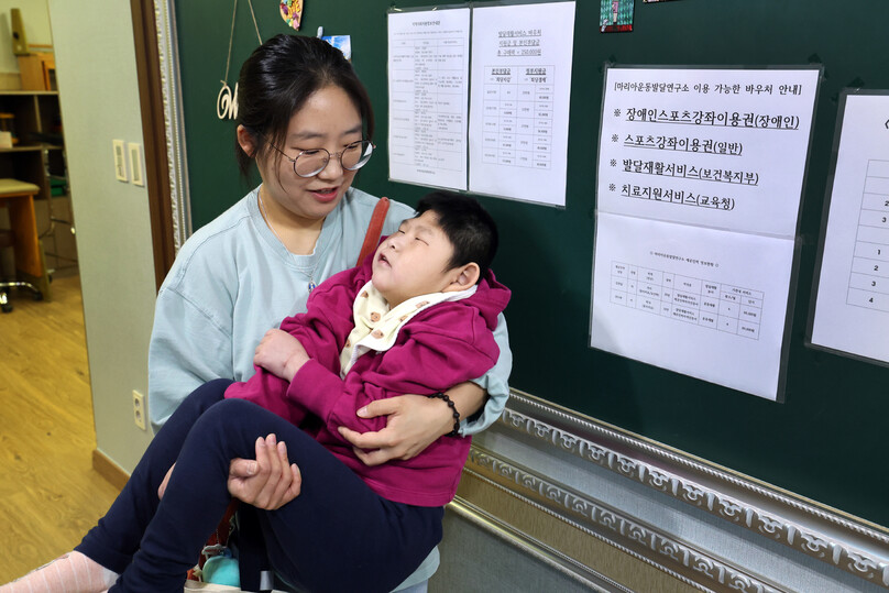 머리에 기계 심은 5살, 못 보고 못 씹어도…엄마 소원은 딱 하나다