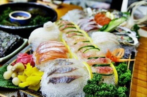 겨울 데이트 장소로 각광받는 여주의 소문난 맛집 `허수사횟집`