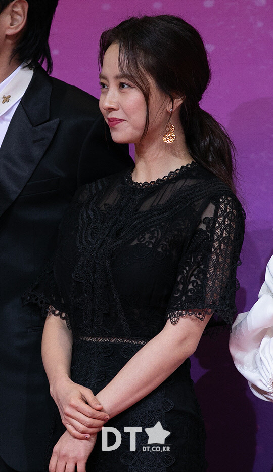 SBS 연예대상 송지효, `눈길 끄는 씨스루 드레스` [2018 SBS 연예대상]