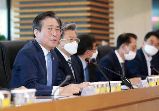 `K-바이오` 키우기 위해 가장 필요한 건 규제개혁과 전문인력