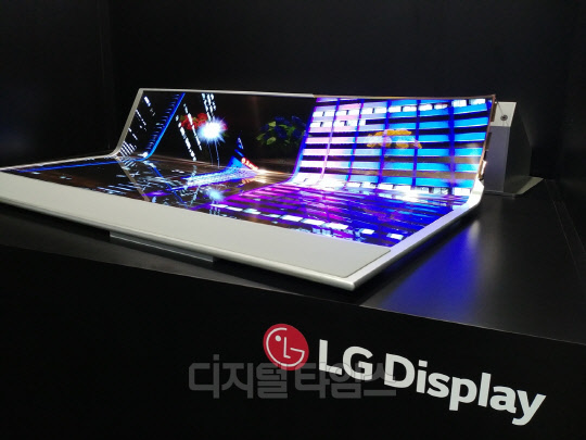 LGD `늘어나는 디스플레이` 만든다