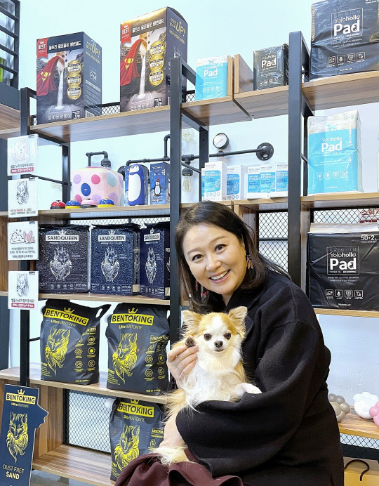 디멘션앤피플, 신개념 펫 라이브커머스 ‘펫캐스터 와와랑 TV’ 오픈