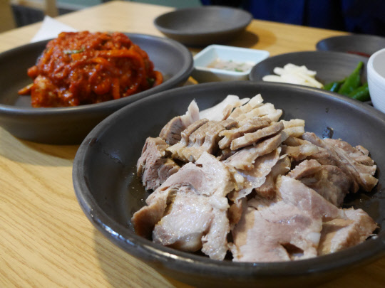 [풀뿌리상권 살려내자] 한국전쟁 이전부터 현대까지, 살아있는 전통의 `금남시장`