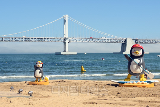 [포토]펭수 부산 광안리해수욕장으로 저 만나러 오세요