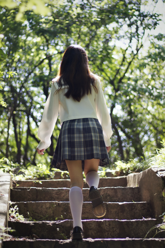 교복에 여장하고 백화점 여자화장실 간 40대 男…평소 취미