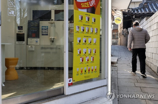 “순대 먹고 쓰레기 버리고”…무법천지 된 무인카페