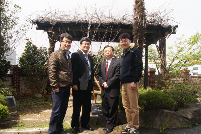 한국광기술원·에스에이치시스템 식목행사