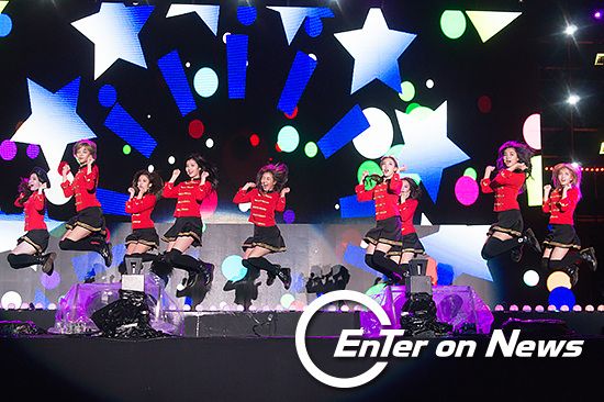 [ON포토] 트와이스, 별을 따러 점핑~