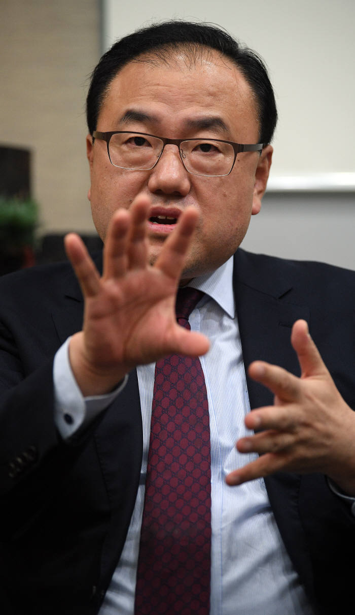 [데스크가 만났습니다]전용주 딜라이브 대표 합산규제 재도입은 2만 딜라이브 가족 생존 위협