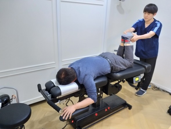 추나요법, 건강보험 적용따라 부담 완화...척추와 전신 통증 제어에 효과적