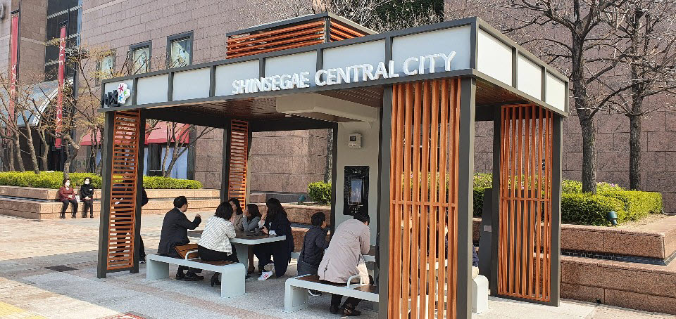 엔쓰컴퍼니 , 강남 고속터미널 광장에 코로나19 방역 시설물 에어돔 쉘터 설치