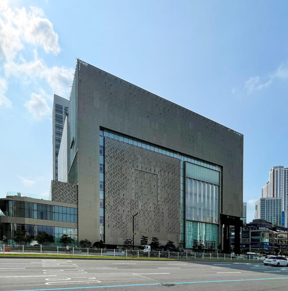 롯데百 동탄점 가세…경기남부 백화점 판도 바뀐다