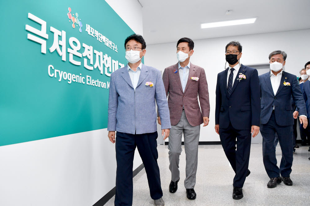 포항에 글로벌 신약개발 산업 주도할 세포막단백질연구소 준공