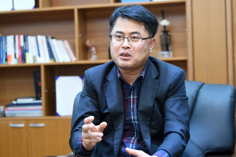 [데스크가 만났습니다]엄주흥 대현에스티 대표 새시장을 직접 만들면 지속 성장