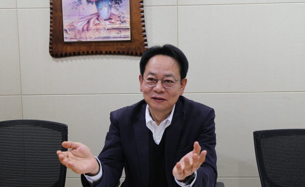 [人사이트]최웅진 OK금융그룹 본부장 IT 인프라·인력 공격투자, 디지털혁신 고도화