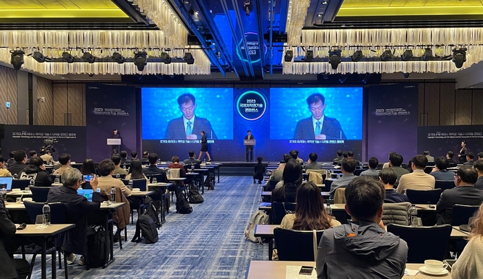 2025년, AI 저작권의 미래를 흔드는 윤리적 도전 이미지 1