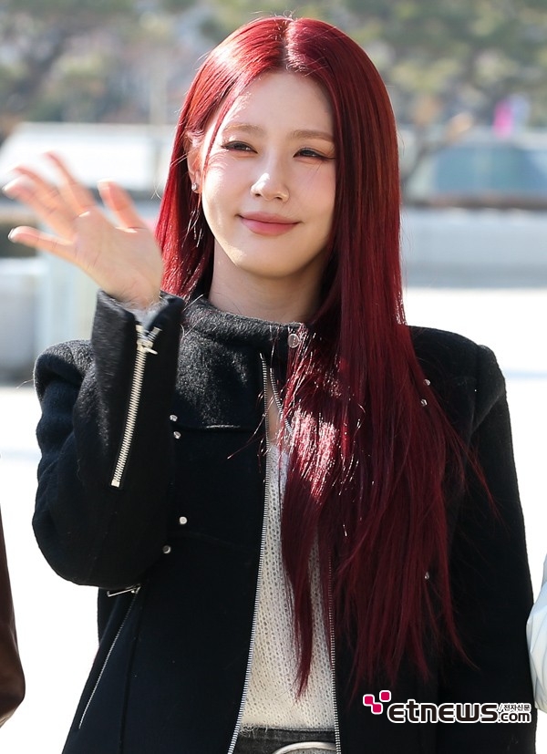 [포토] 여자아이들 미연, 잘 어울리는 버건디 헤어
