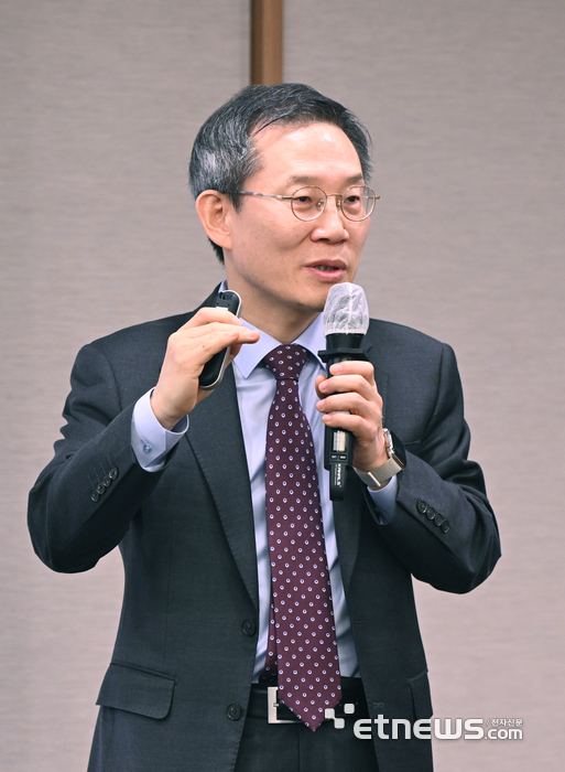 이종호 장관 “온디바이스·AI 반도체 등 핵심 기술 주력”