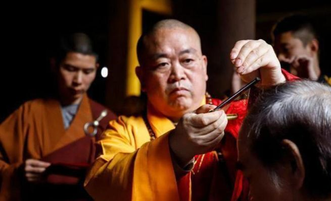 中 소림사 주지의 이중생활... “횡령에 사생아까지”