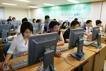 KTF, 협력회사 대상 위피지원 강화