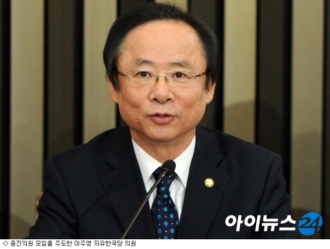 내우외환 홍준표, 낮은 지지율-내부 반발 정면승부?