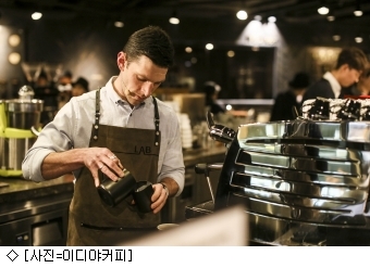 [오늘의 유통 단신] 이디야, 데일 해리스와 협약 外