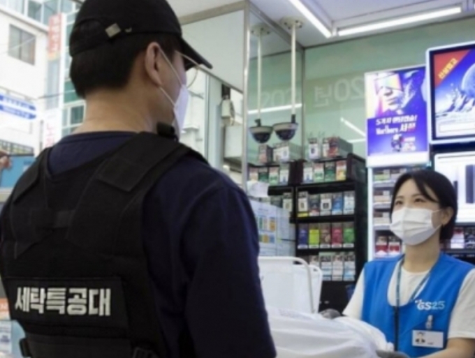 이래도 안 올래?…타이어 팔고 세탁 서비스도 편의점 생존전략