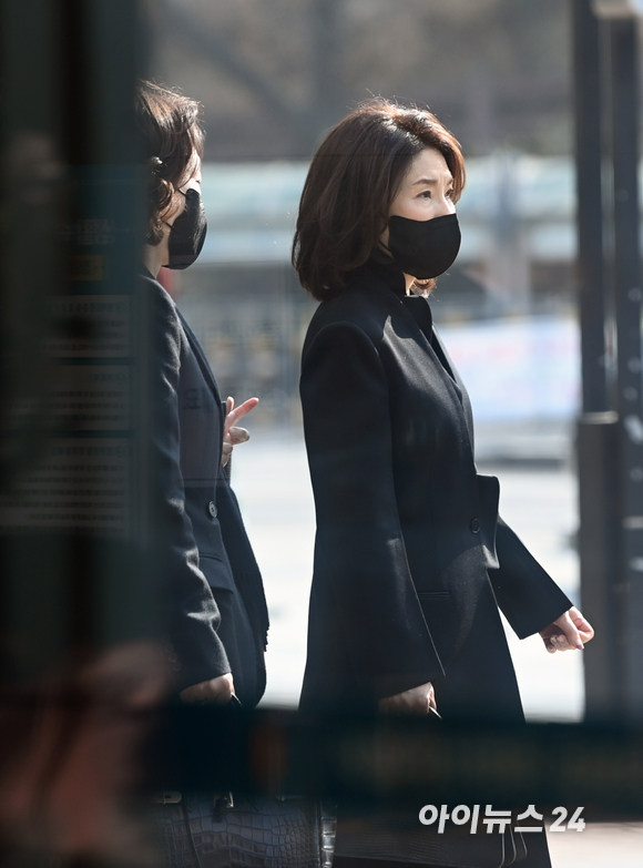 [포토]조문 마친 구지은 아워홈 부회장-구명진 캘리스코 대표