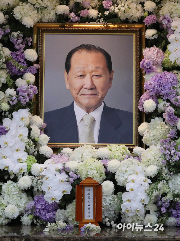 [포토]서울아산병원 장례식장에 마련된 구자학 회장의 빈소