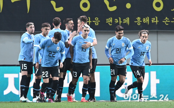 [포토]베시노의 골에 기뻐하는 우루과이