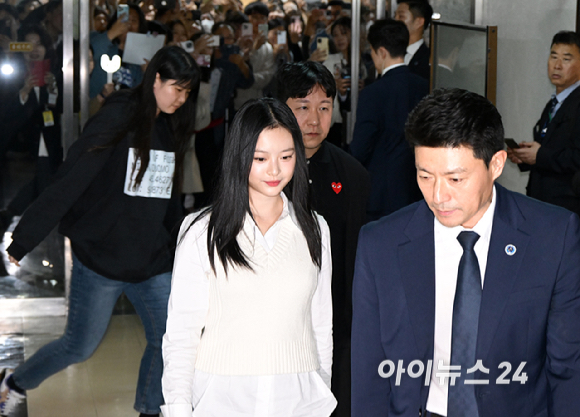 [포토]뉴진스 하니 국감 출석에 쏠린 관심