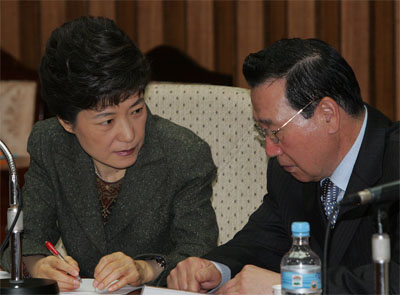 李해임안 金대표 일임···의총 주전·주화론 격론