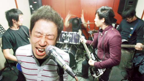 [포토다큐] 불 꺼져가는 서울 홍대앞 라이브클럽