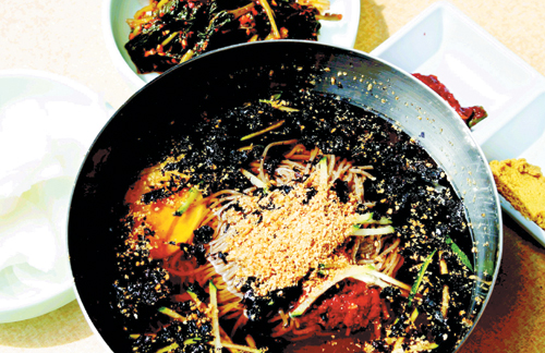 [제철 맛여행]‘달밤 메밀꽃 향기’ 온몸에 사르르… 봉평 메밀국수